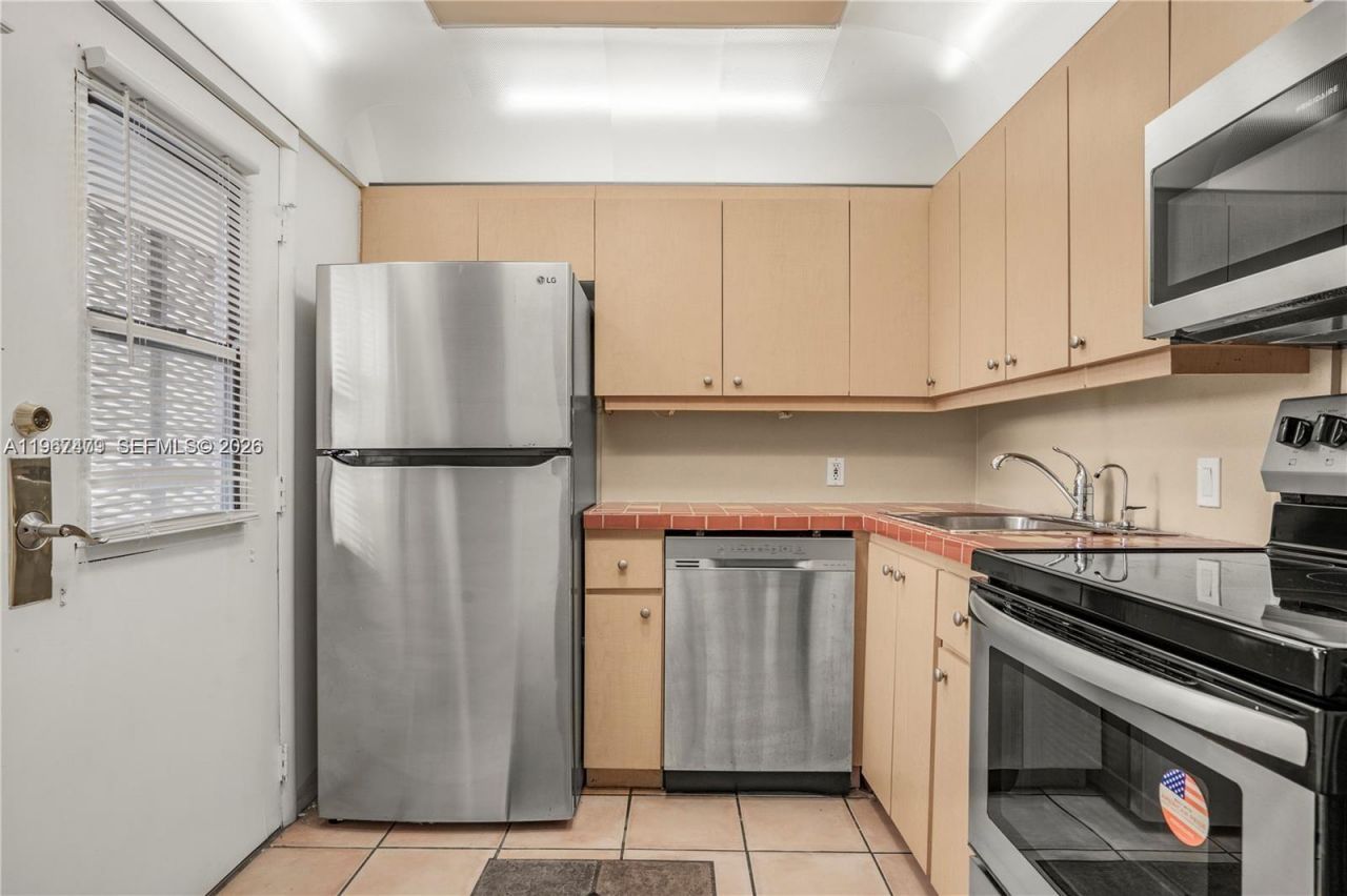 20500 W Country Club Dr , Unit 607, Aventura, FL 33180 Photo