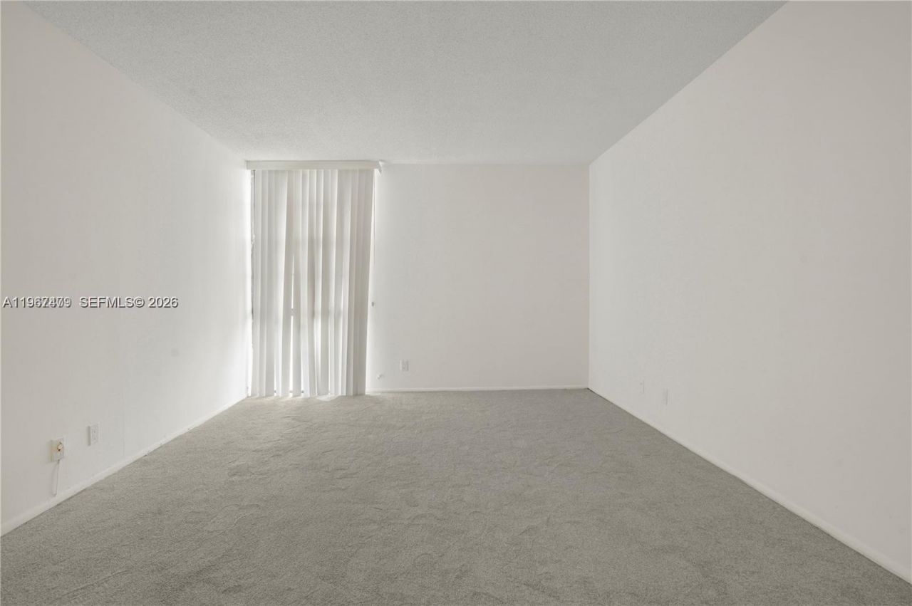 20500 W Country Club Dr , Unit 607, Aventura, FL 33180 Photo