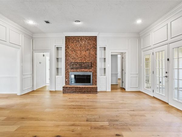 2942 Woodland Hills Drive, Grapevine, TX 76051
