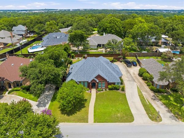 2942 Woodland Hills Drive, Grapevine, TX 76051