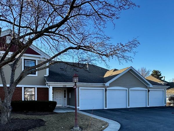 298 Maplewood Court, Unit D2, Schaumburg, IL 60193