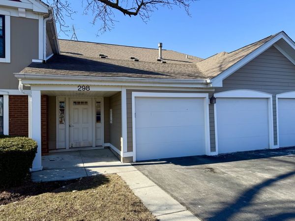 298 Maplewood Court, Unit D2, Schaumburg, IL 60193
