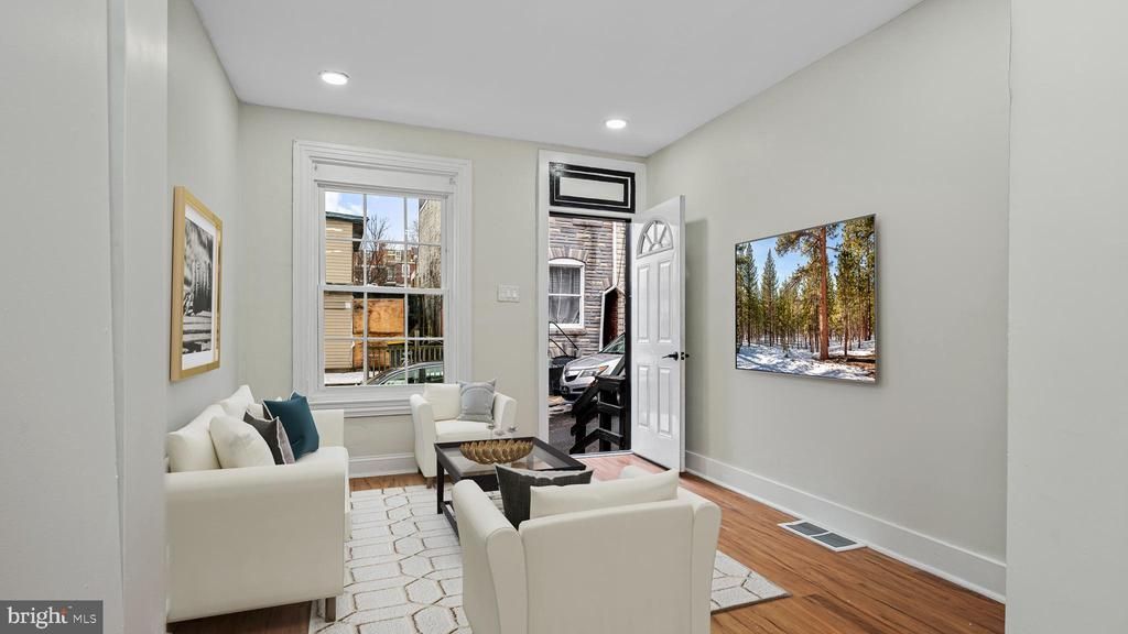 530 Maple Street, Reading, PA 19602 Main Photo