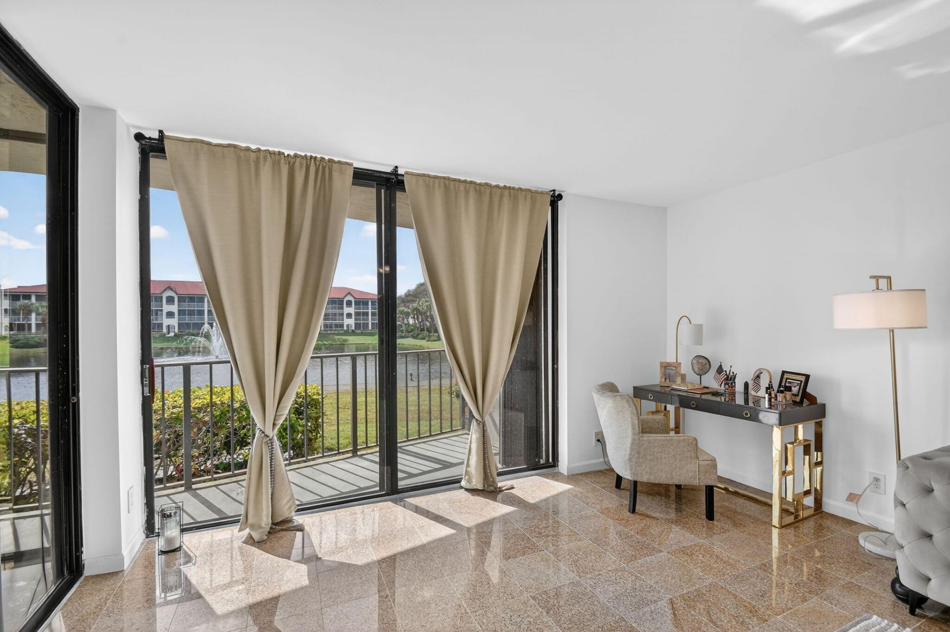 7030 Half Moon Circle, Unit 117, Hypoluxo, FL 33462 Photo