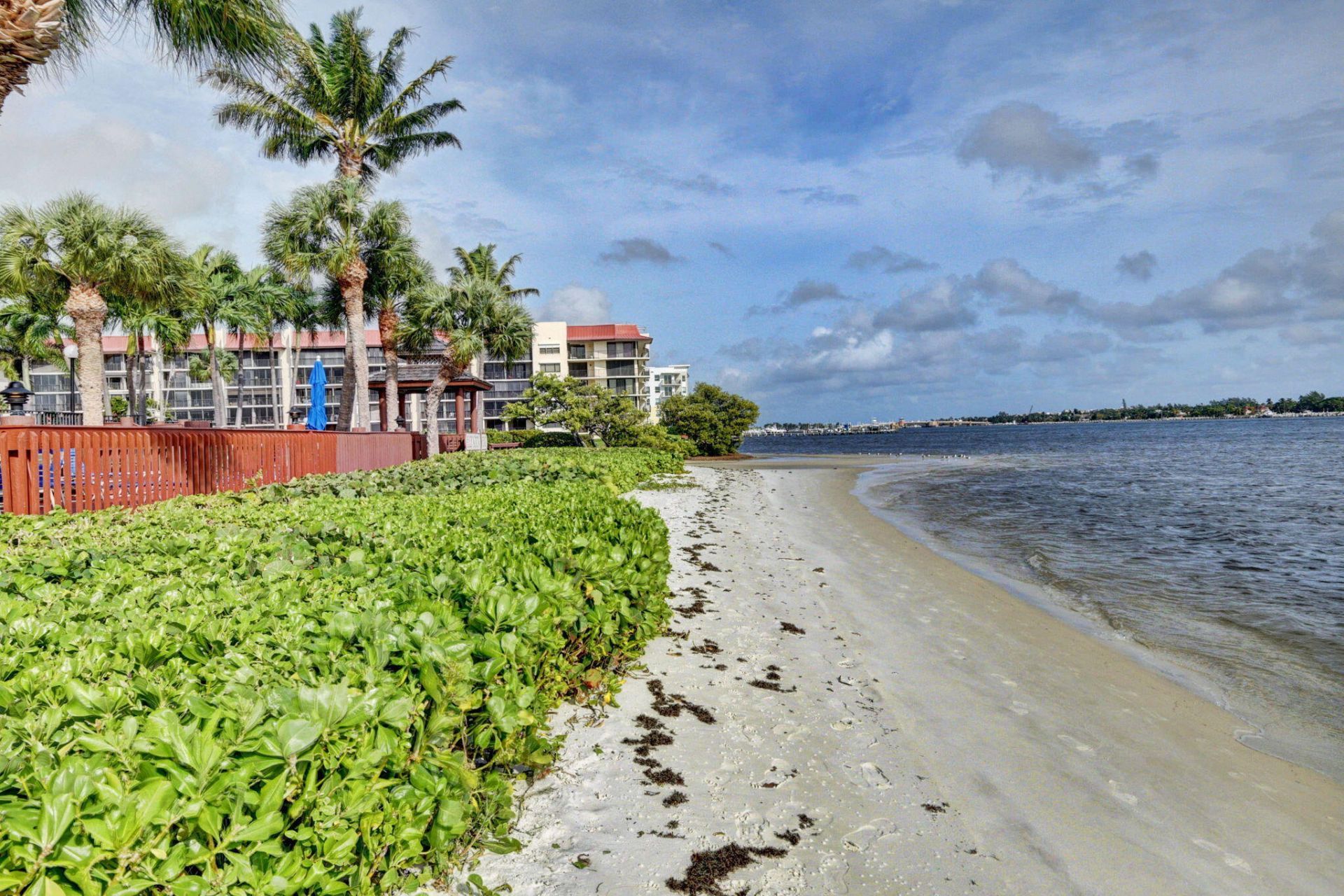 7030 Half Moon Circle, Unit 117, Hypoluxo, FL 33462 Photo