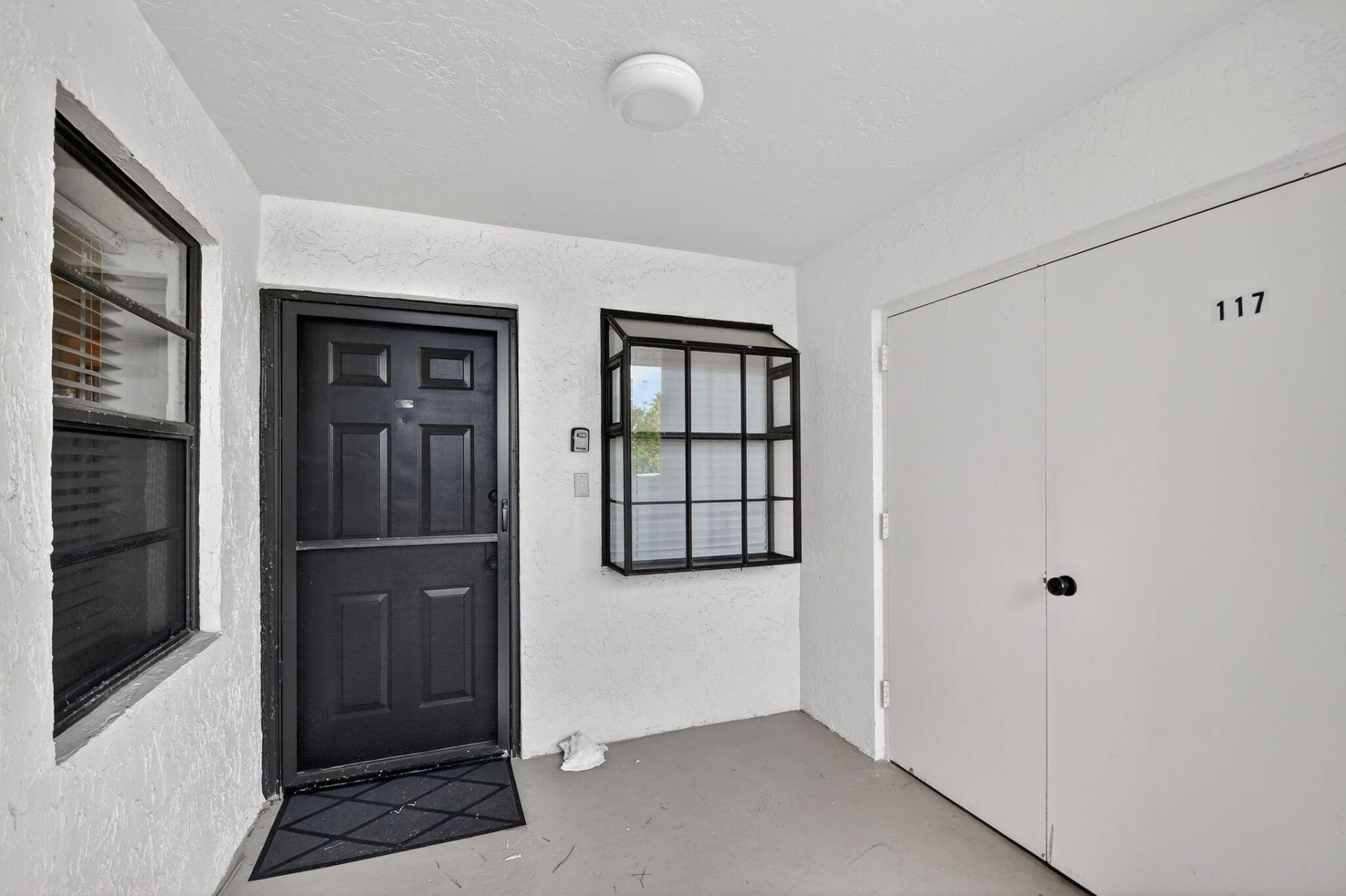 7030 Half Moon Circle, Unit 117, Hypoluxo, FL 33462 Photo