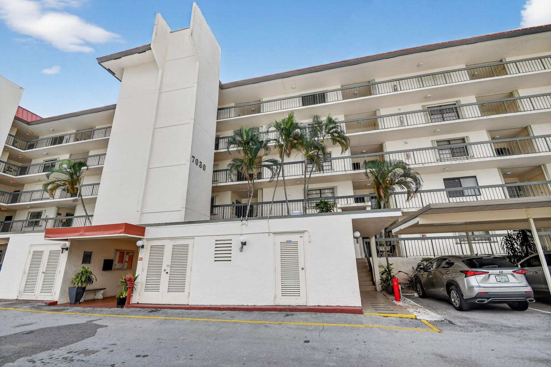 7030 Half Moon Circle, Unit 117, Hypoluxo, FL 33462 Photo