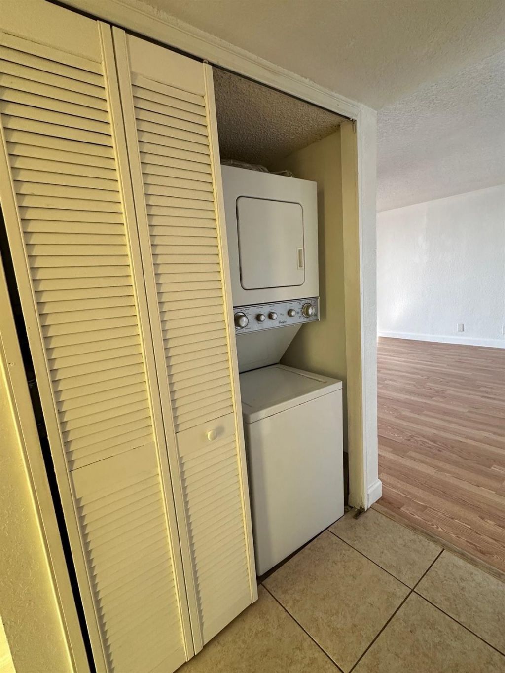 3100 N Pine Island Road, Unit 404, Sunrise, FL 33351 Photo