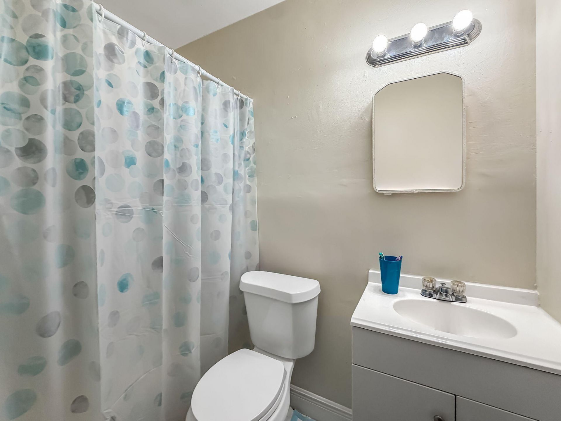 318 N Lakeside Court, West Palm Beach, FL 33407 Photo