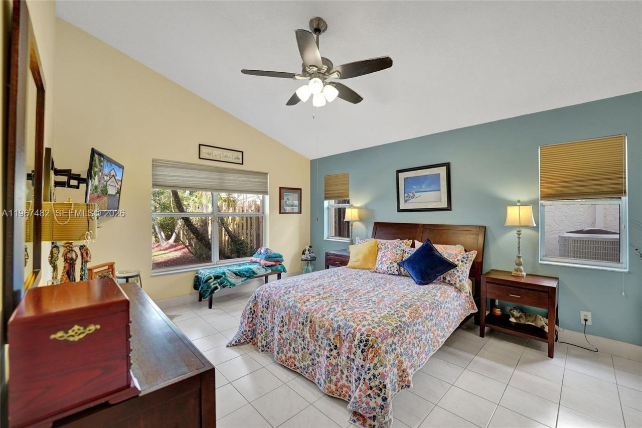 2932 Oak Park Cir, Davie, FL 33328 Photo