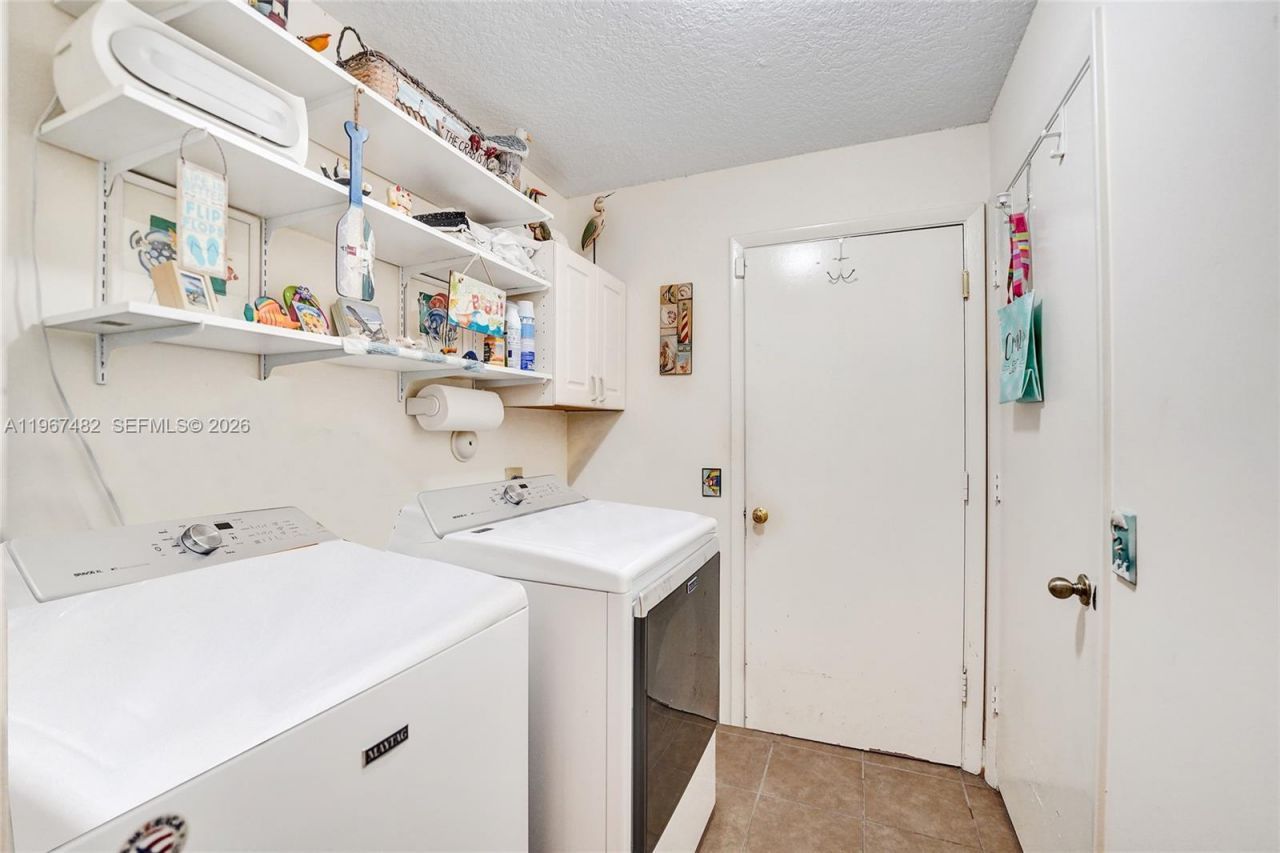 2932 Oak Park Cir, Davie, FL 33328 Photo