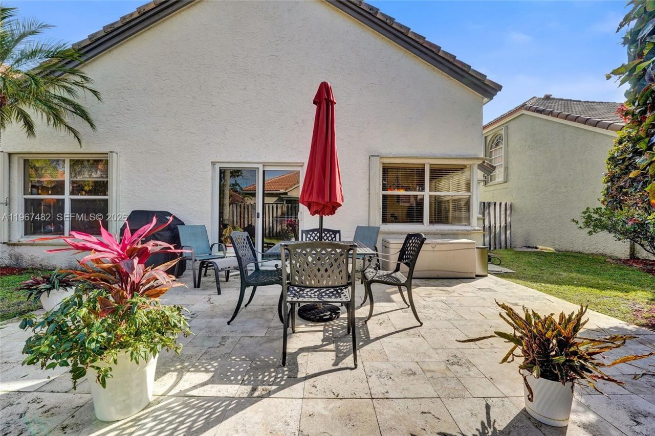 2932 Oak Park Cir, Davie, FL 33328 Photo