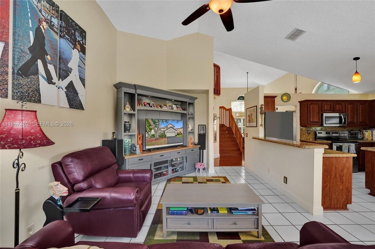 2932 Oak Park Cir, Davie, FL 33328 Photo