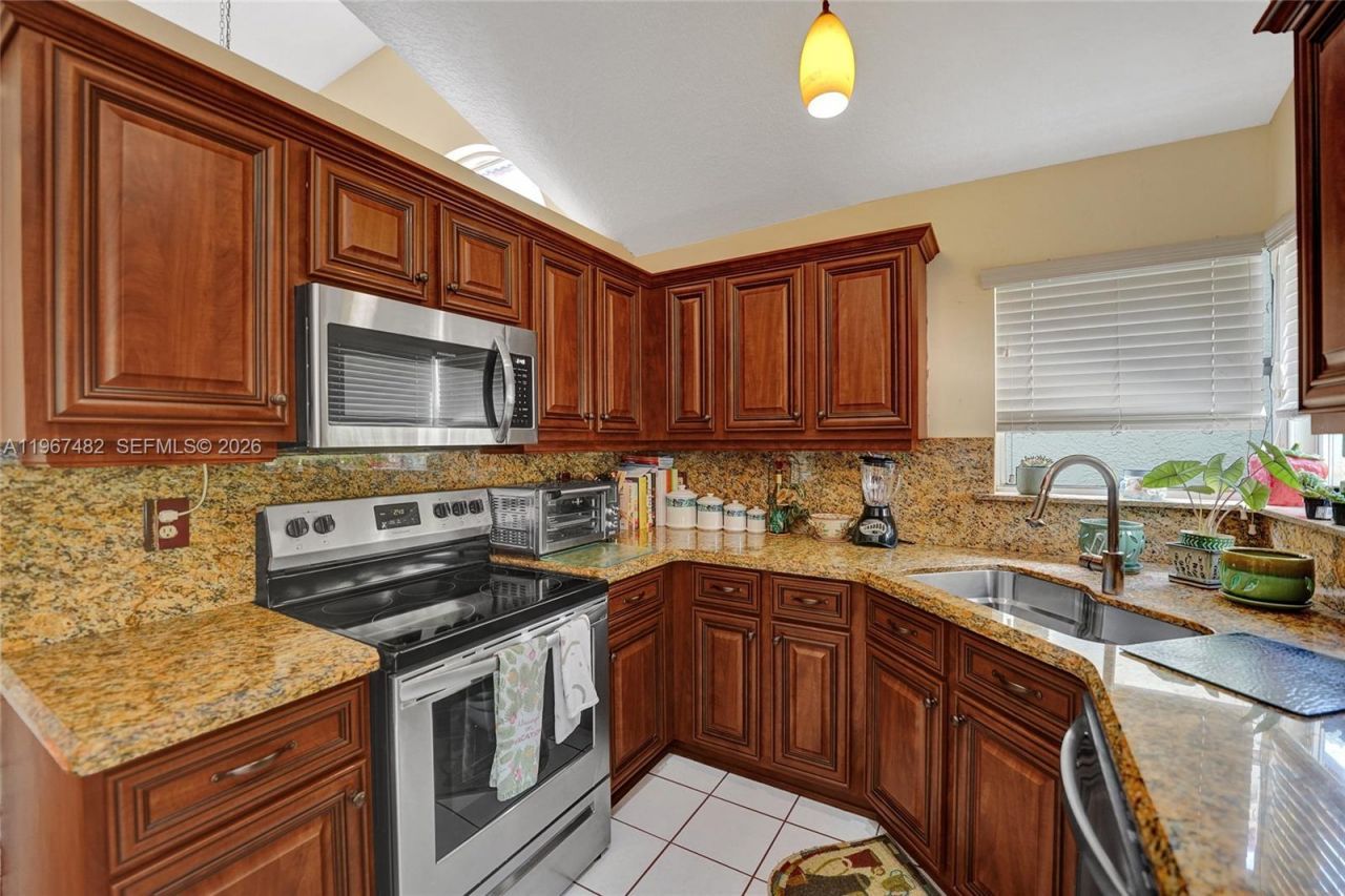 2932 Oak Park Cir, Davie, FL 33328 Photo