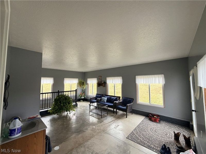 21252 OXFORD Road, Salesville, OH 43773 Photo 15