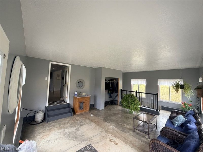 21252 OXFORD Road, Salesville, OH 43773 Photo 16