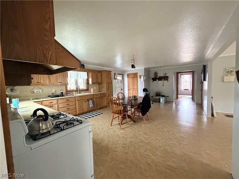 21252 OXFORD Road, Salesville, OH 43773 Photo 33