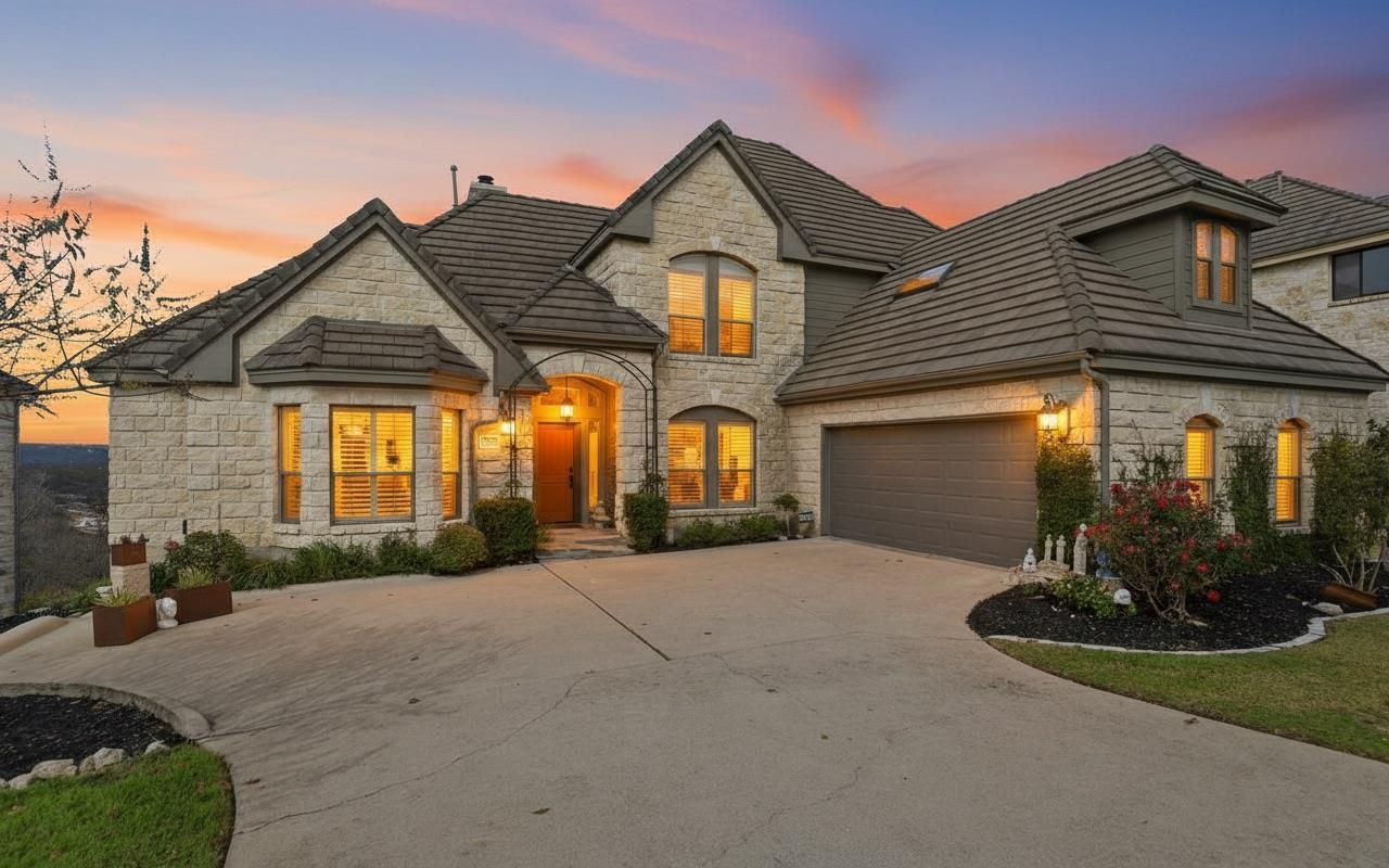 6600 W Courtyard Dr, Austin, TX 78730 Main Photo