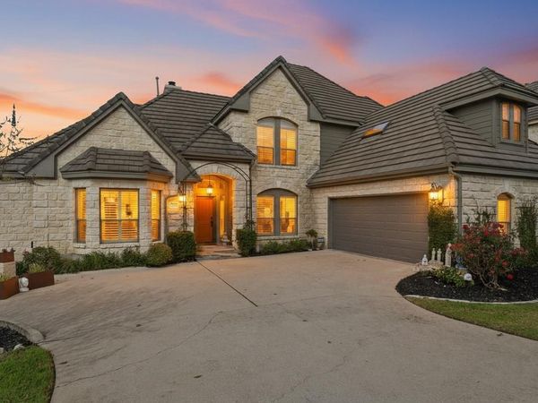 6600 W Courtyard DR, Austin, TX 78730