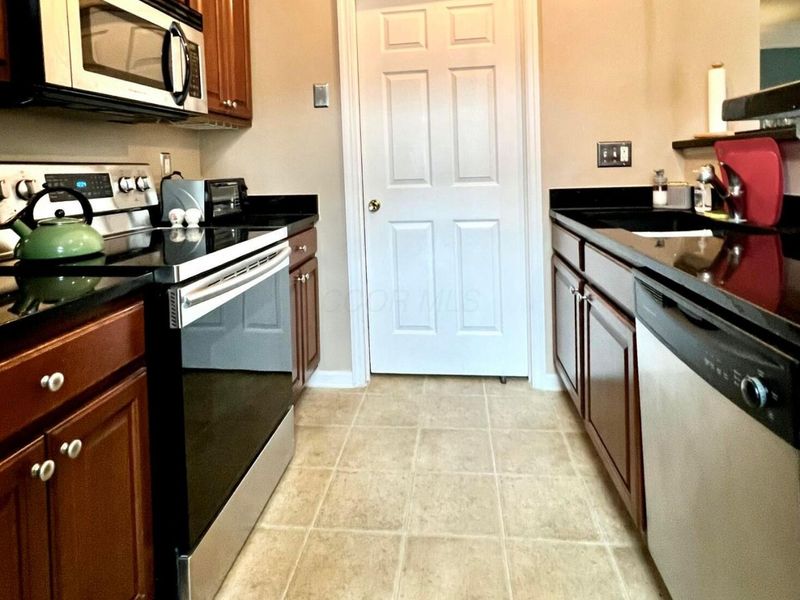 6105 Craughwell Lane, Dublin, OH 43017 Photo 3