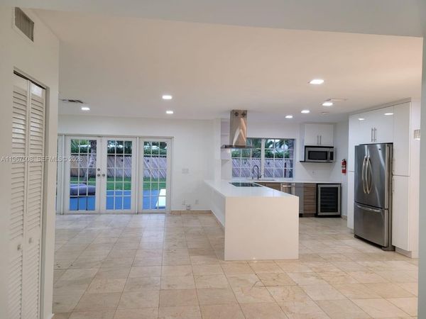 2040 NE 197th Ter , Miami, FL 33179