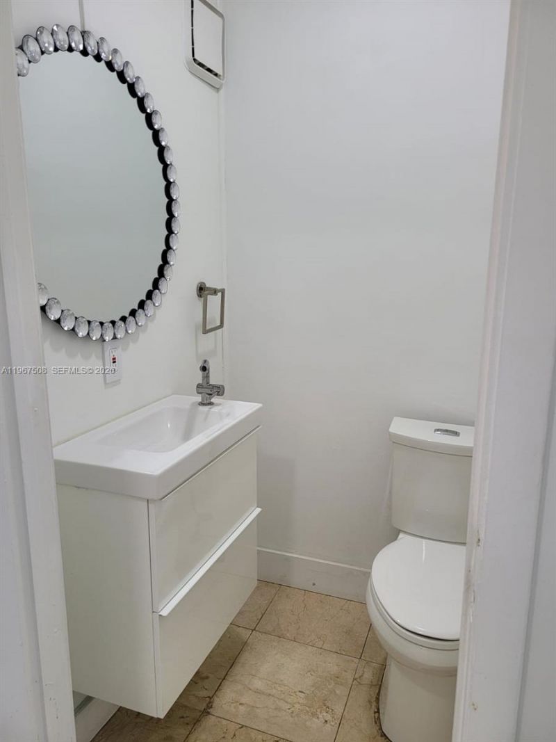 2040 NE 197th Ter , Miami, FL 33179 Photo