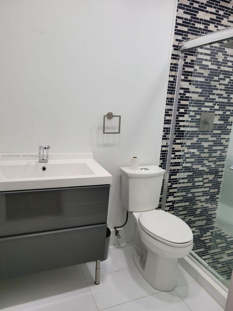 2040 NE 197th Ter , Miami, FL 33179 Photo