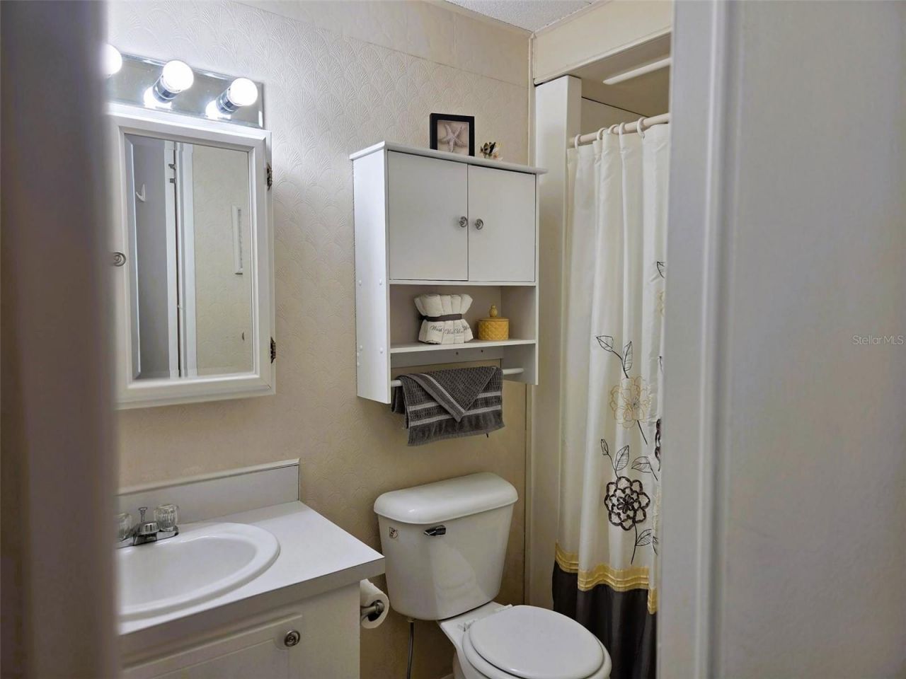 3225 Sweet Gum Terrace, Sarasota, FL 34237 Photo