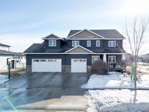 2858 RIVERS BEND Drive E, West Fargo, ND 58078