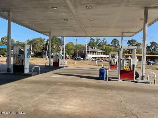 1141 University Boulevard, Jackson, MS 39204