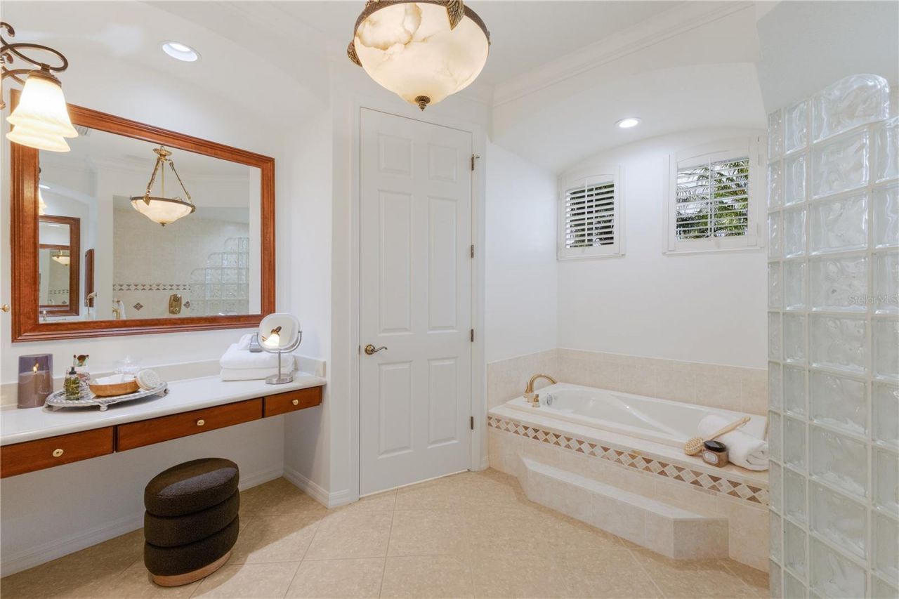 7012 Twin Hills Terrace, Lakewood Ranch, FL 34202 Photo