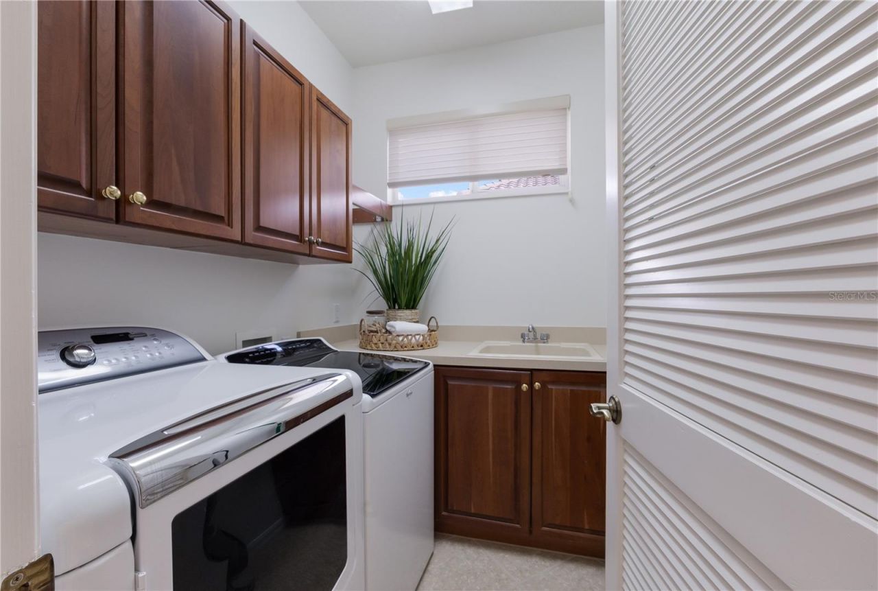 7012 Twin Hills Terrace, Lakewood Ranch, FL 34202 Photo