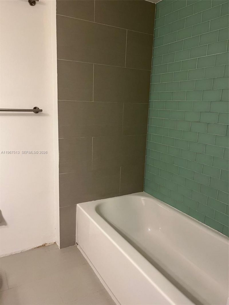 2420 Diana Dr, Unit 202, Hallandale Beach, FL 33009 Photo