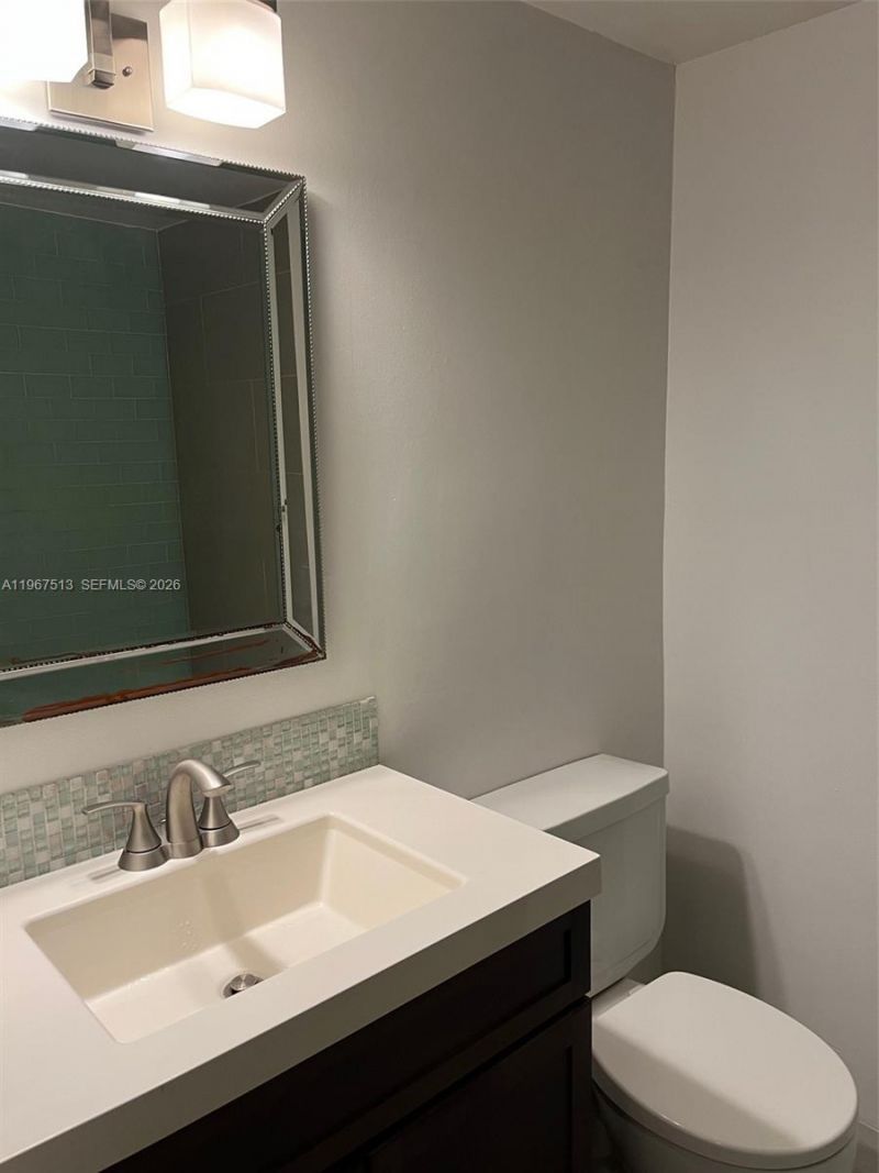 2420 Diana Dr, Unit 202, Hallandale Beach, FL 33009 Photo