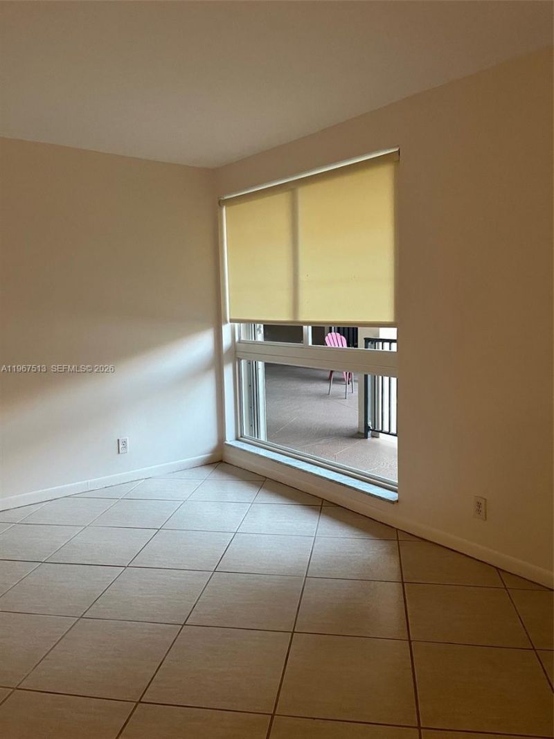 2420 Diana Dr, Unit 202, Hallandale Beach, FL 33009 Photo