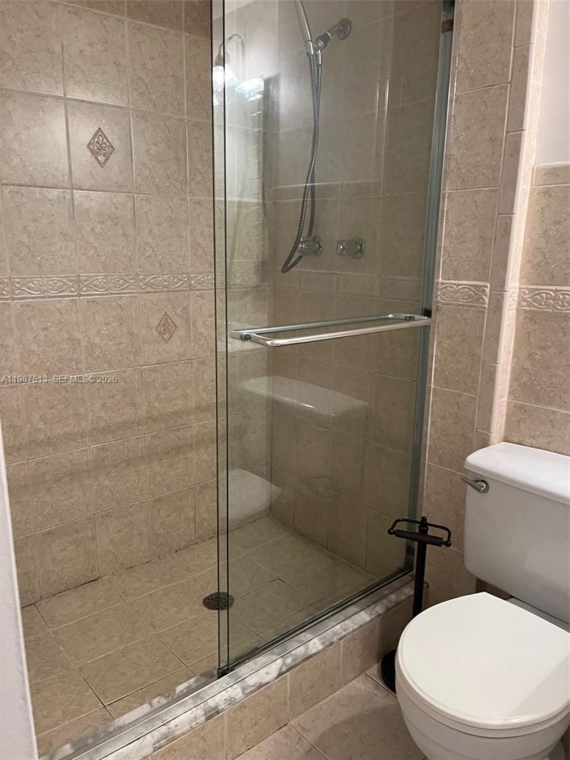 2420 Diana Dr, Unit 202, Hallandale Beach, FL 33009 Photo