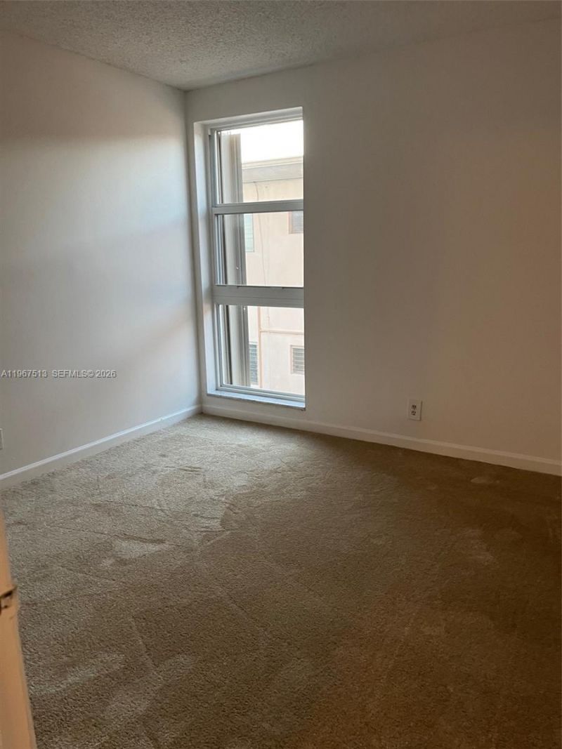 2420 Diana Dr, Unit 202, Hallandale Beach, FL 33009 Photo