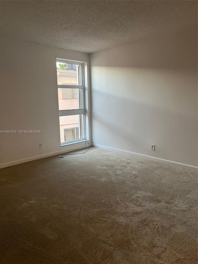 2420 Diana Dr, Unit 202, Hallandale Beach, FL 33009 Photo