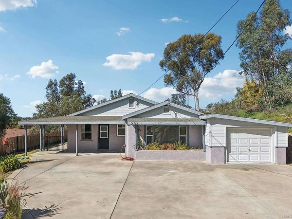 203 D St, Ramona, CA 92065