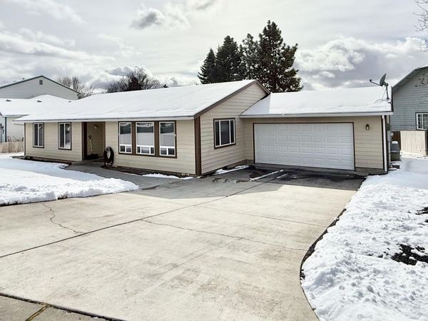 5704 Upland Drive, Klamath Falls, OR 97603