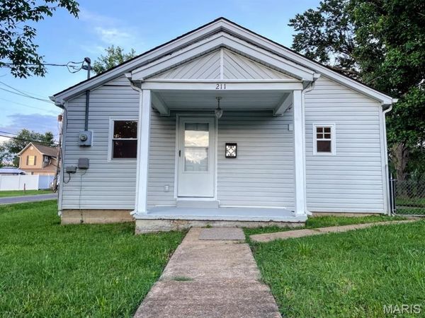 211 N Davis Street , Cuba, MO 65453
