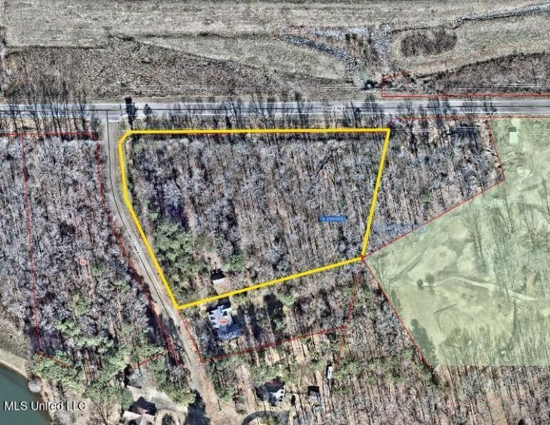 62 E Green T Lake Road, Hernando, MS 38632 Main Photo