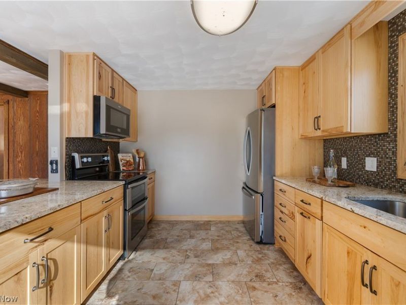 382 E Mohawk Drive, Malvern, OH 44644 Photo 23