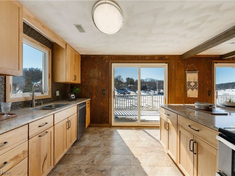 382 E Mohawk Drive, Malvern, OH 44644 Photo 25