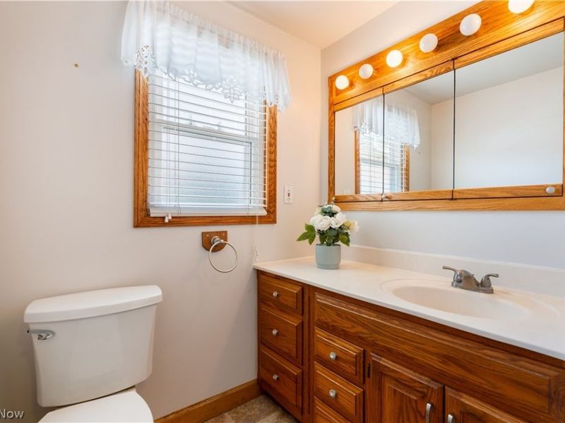 382 E Mohawk Drive, Malvern, OH 44644 Photo 37