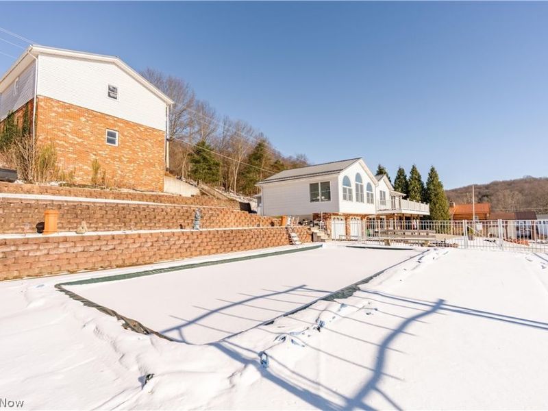 382 E Mohawk Drive, Malvern, OH 44644 Photo 5