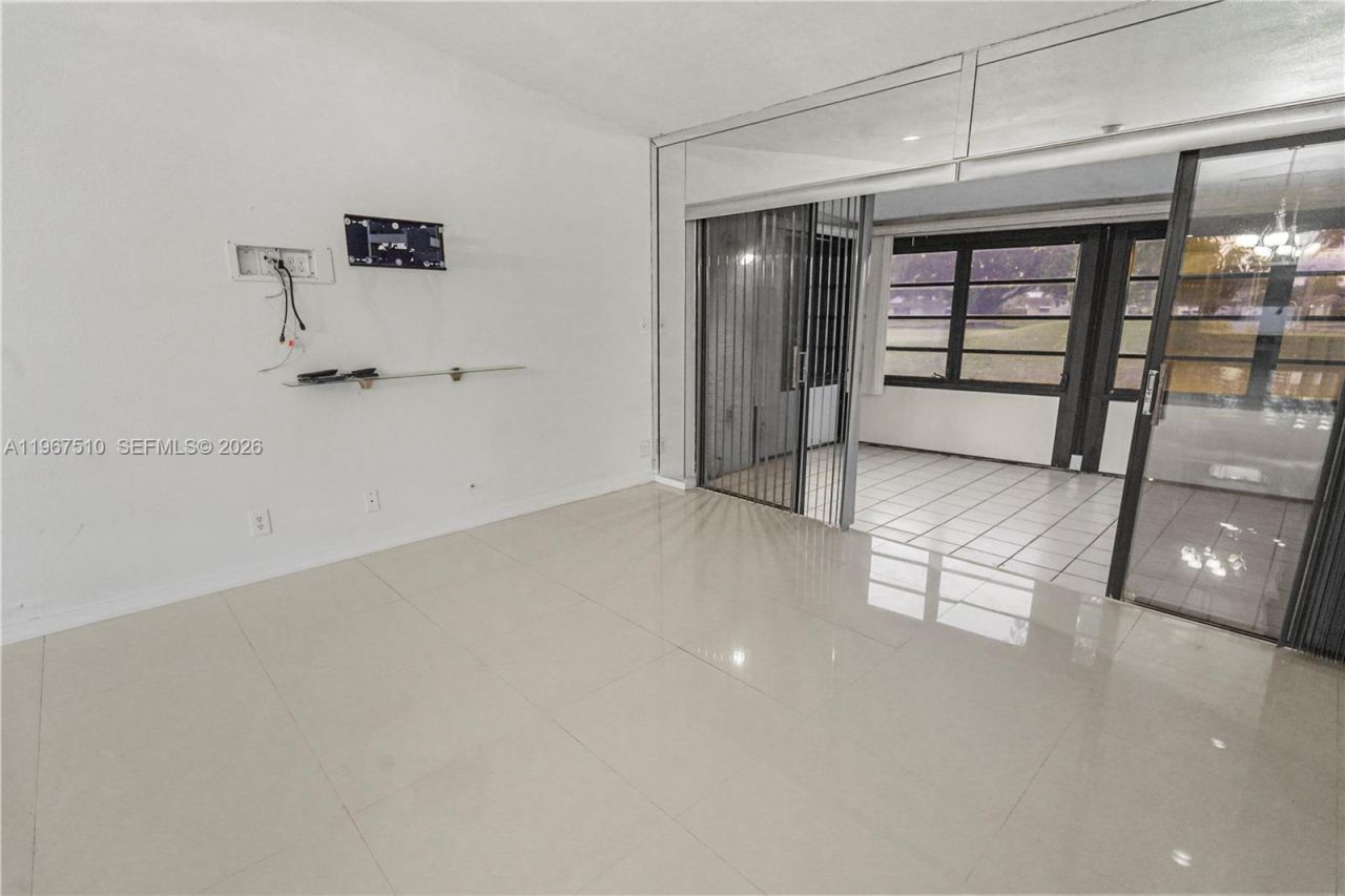 9311 Wedgewood Dr , Unit A19, Tamarac, FL 33321 Photo