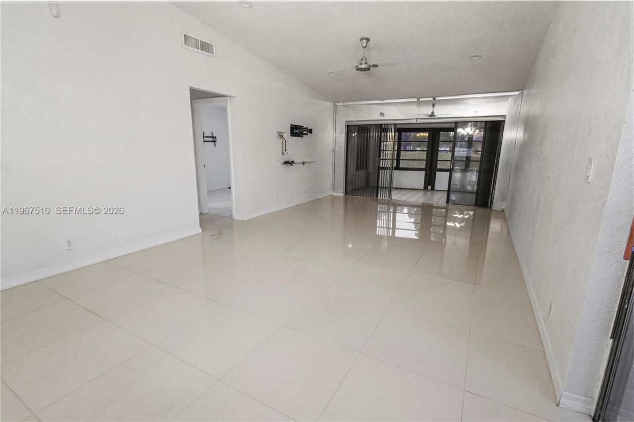 9311 Wedgewood Dr , Unit A19, Tamarac, FL 33321 Photo