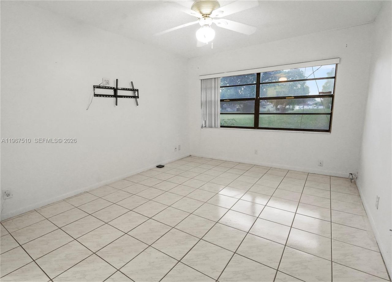 9311 Wedgewood Dr , Unit A19, Tamarac, FL 33321 Photo