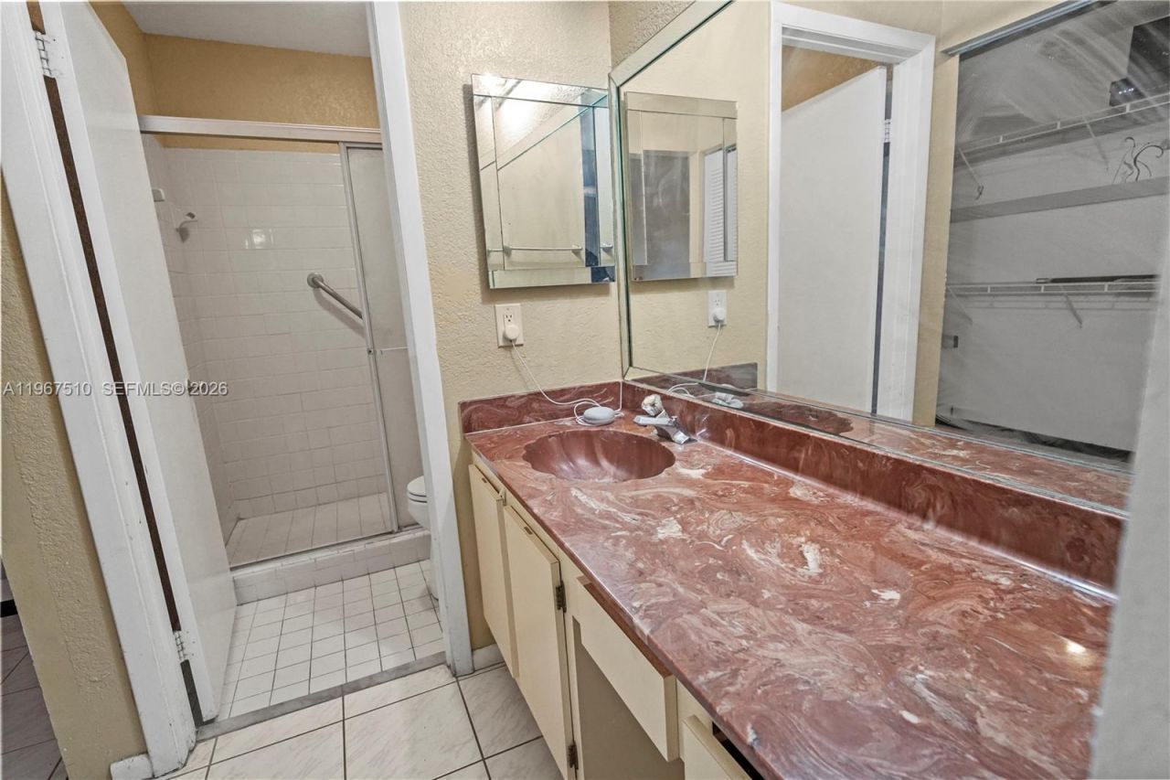 9311 Wedgewood Dr , Unit A19, Tamarac, FL 33321 Photo